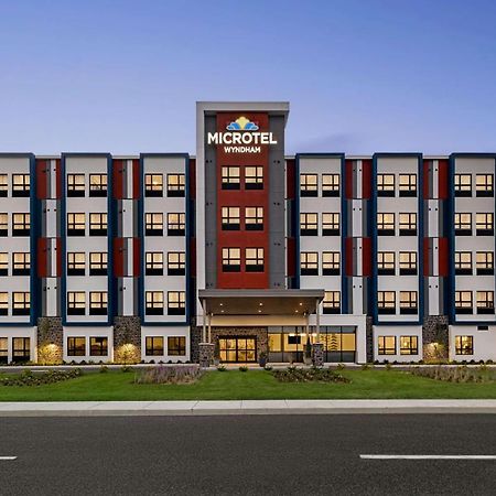 Microtel Inn & Suites Dorval Qc Экстерьер фото