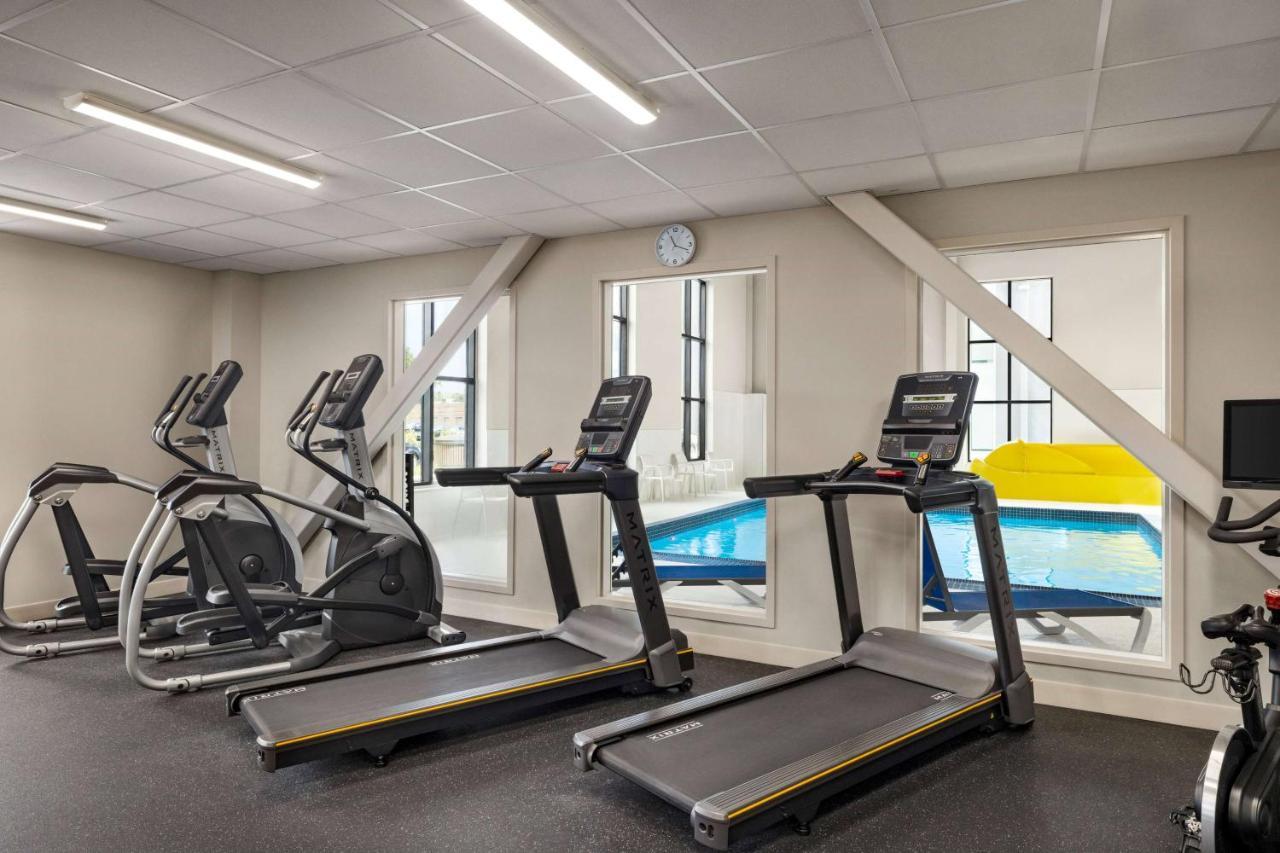Microtel Inn & Suites Dorval Qc Экстерьер фото